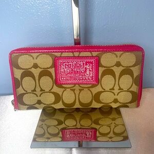 Authentic Coach Wallet! #0183
